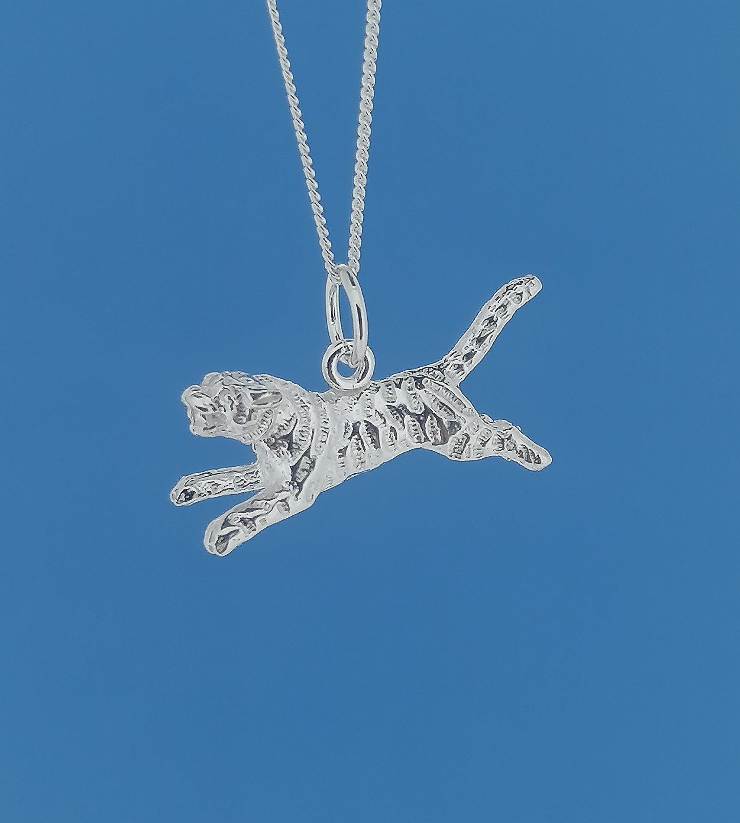 925 Sterling Silver Tiger Pendant Necklace Mens Ladies Nature Jewellery