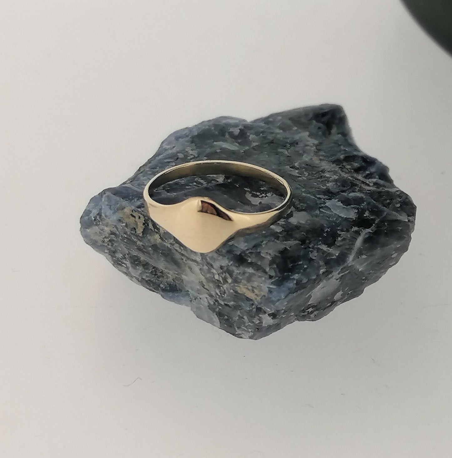 9ct Yellow Gold round small signet ring for women