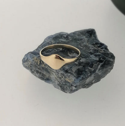 9ct Yellow Gold round small signet ring for women