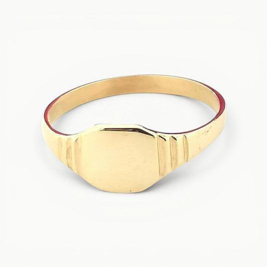 9ct yellow gold minimalist square signet ring. Highly polished finish. Suitable for men and women. 