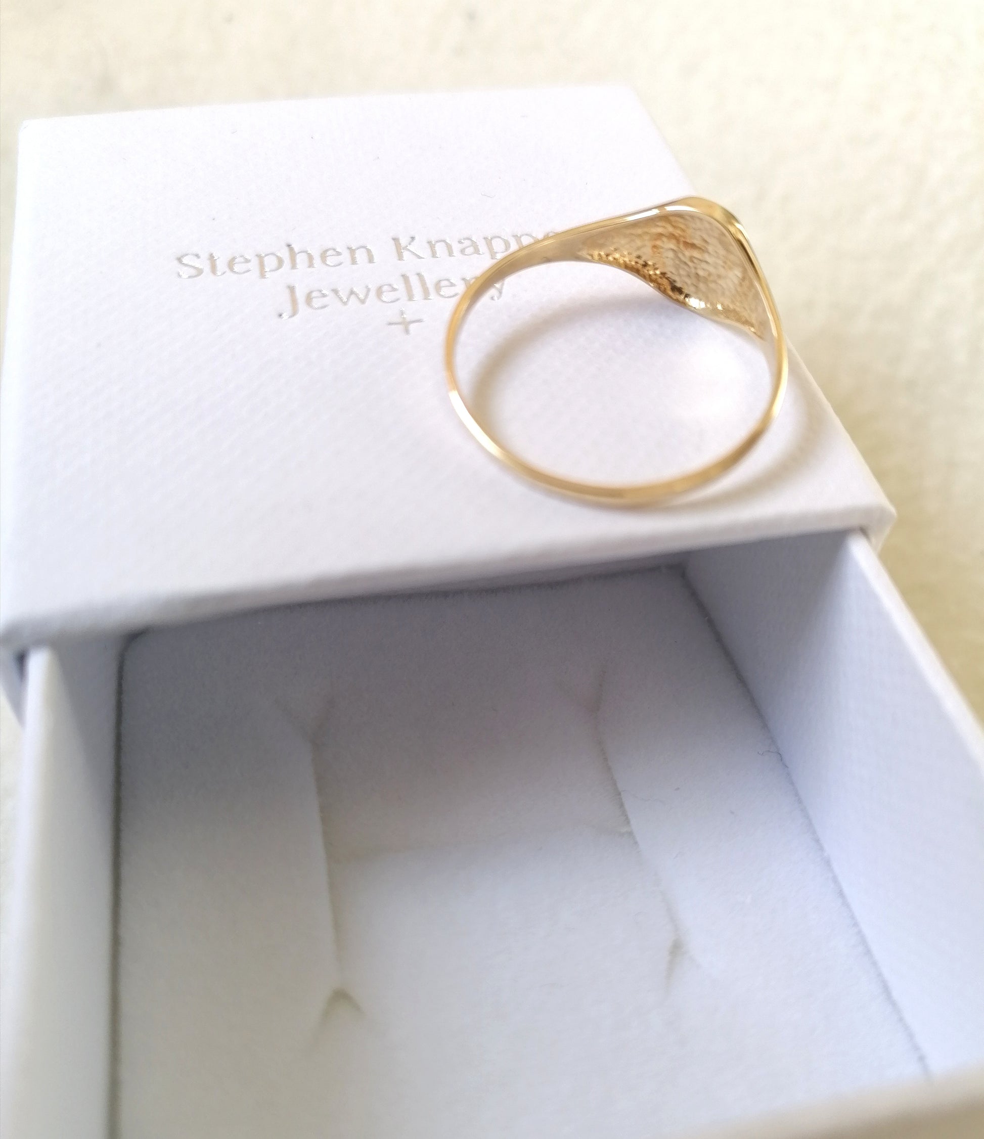 Solid 9K Yellow Gold Oval Shape Signet Ring Mens Womens Unisex