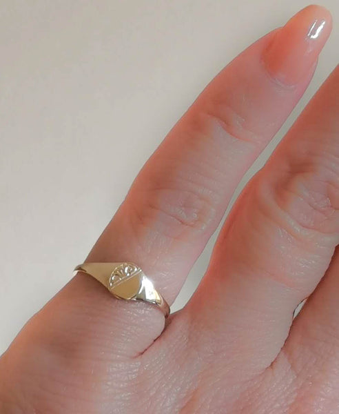 9ct Yellow Gold Women's Half Engraved Oval Signet Ring Minimalist