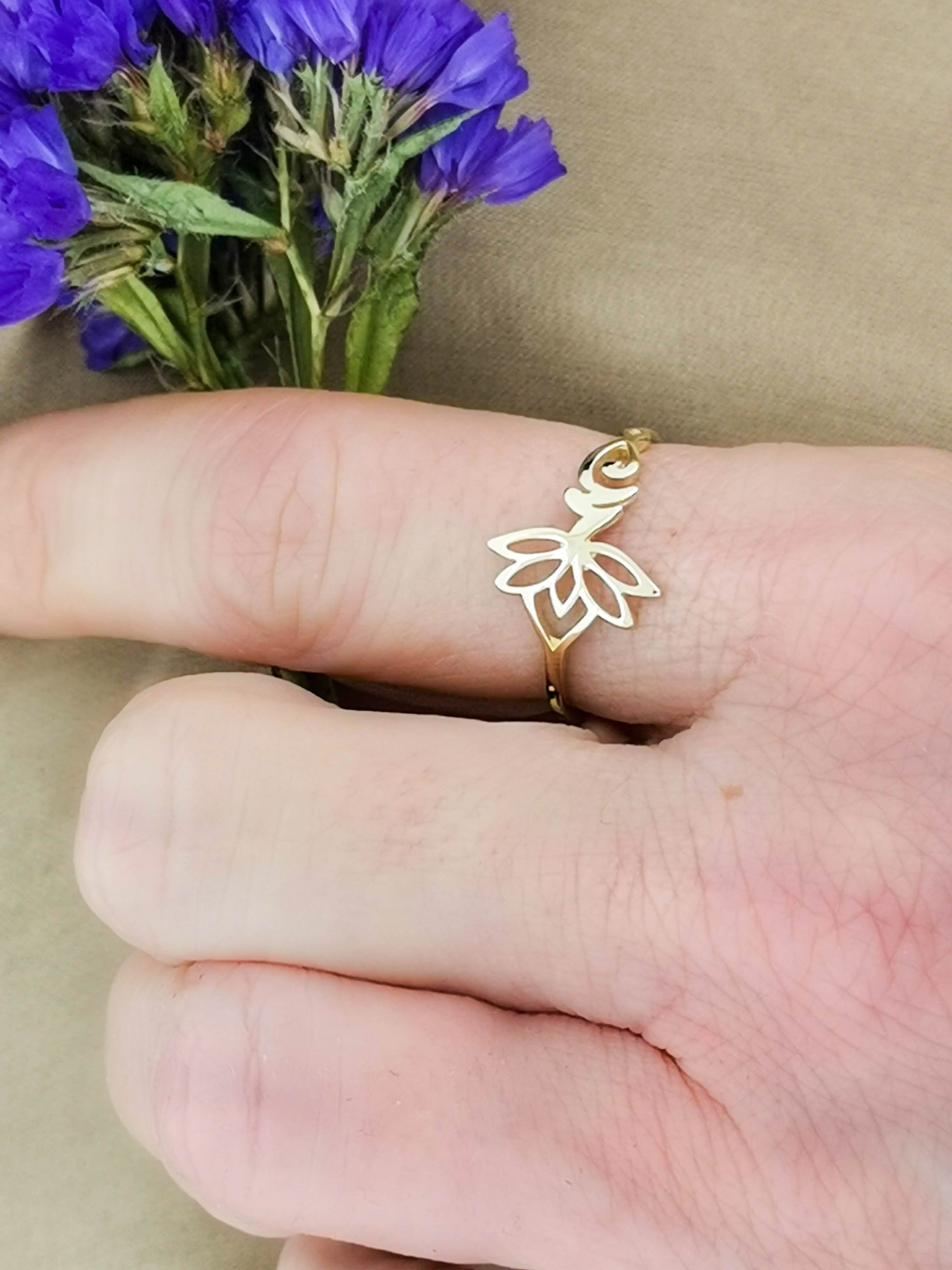Lotus Flower Ring 9ct Yellow Gold Spiritual Hindu Buddhist Symbol