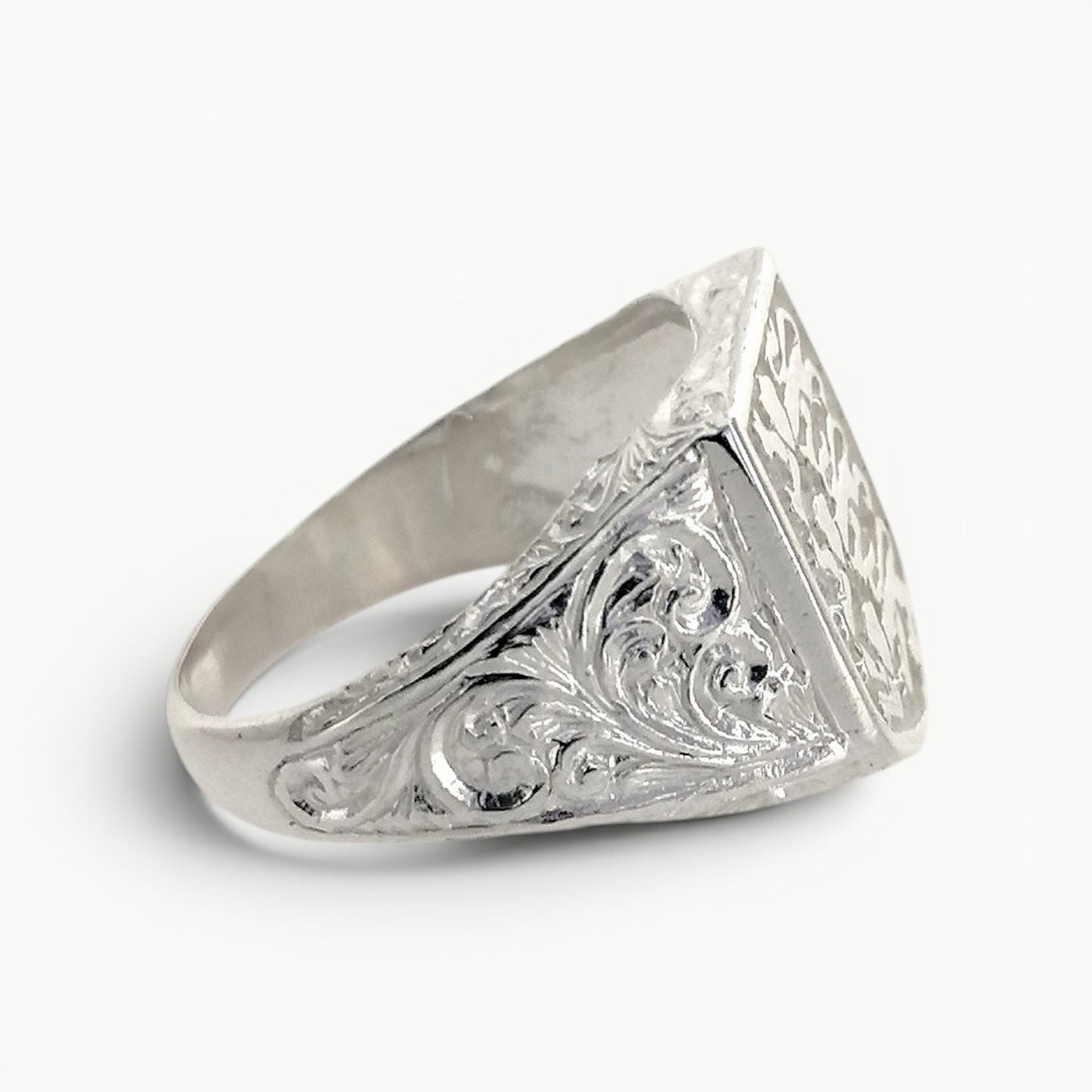 Sterling silver men's three lions England ring side view 