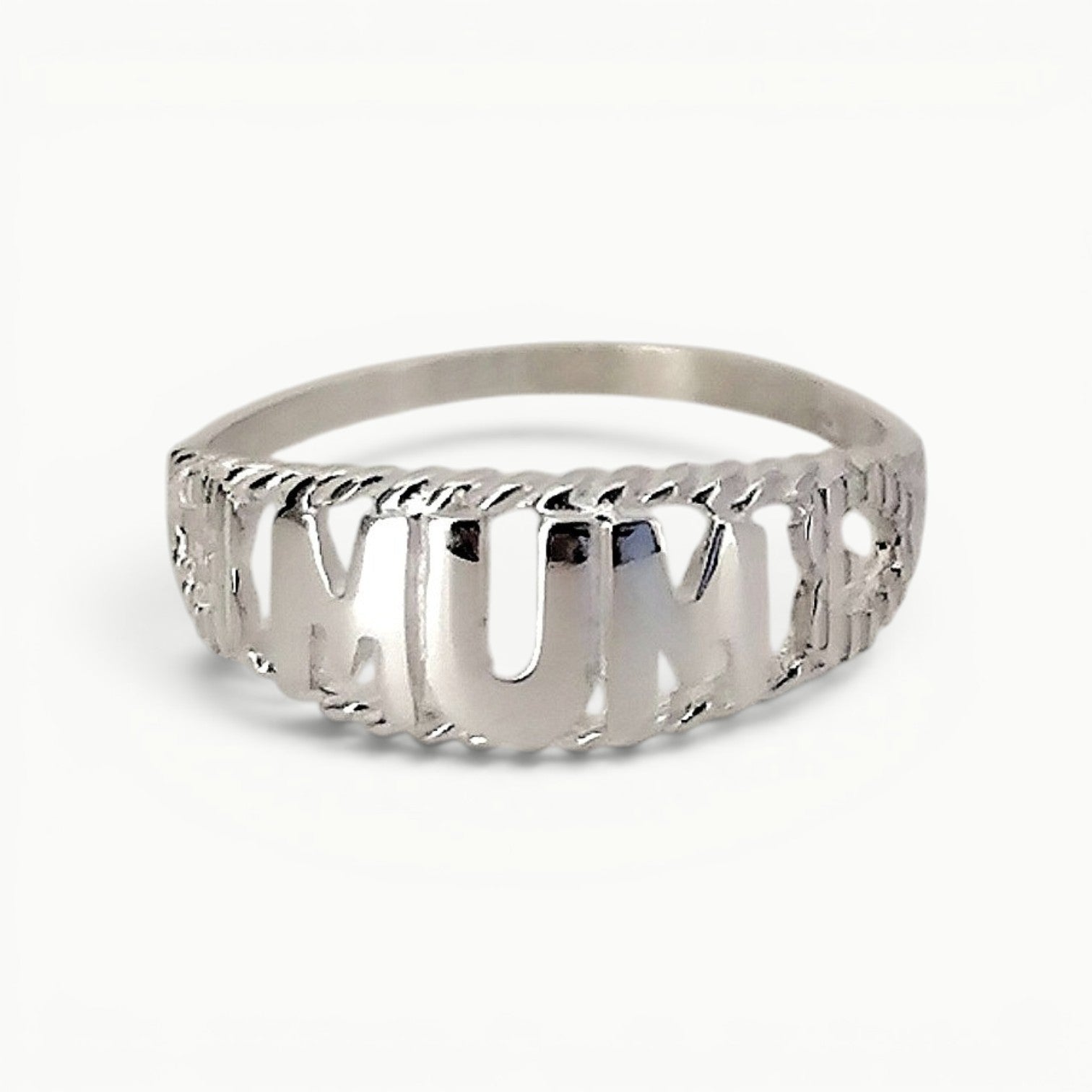 Sterling silver Mum word ring with featured hearts 