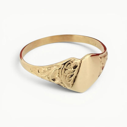 9ct Yellow Gold women's 9ct Yellow Gold half engraved heart shape signet ring 
