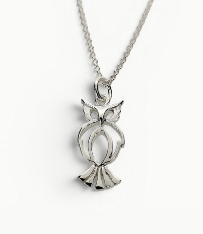 Sterling silver owl amulet pendant on a 22" belcher link chain for men and women. Symbol of wisdom.