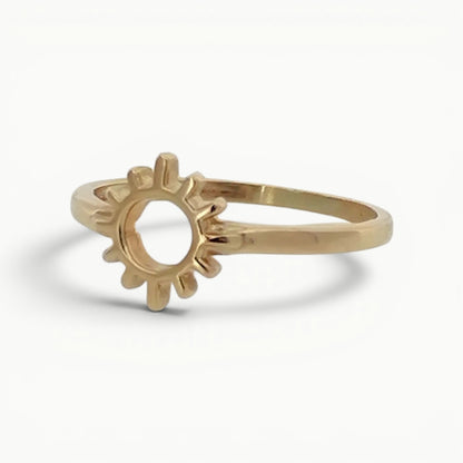 Ladies 9ct yellow gold sun rays ring