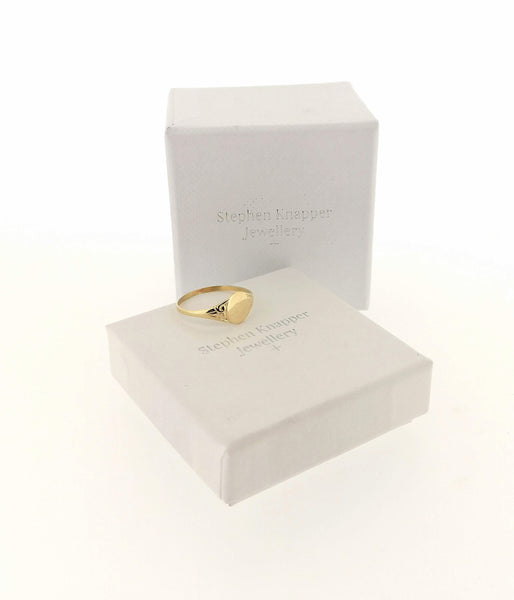9ct Yellow Gold Oval Engraved Signet Ring
