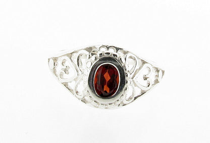 Sterling Silver Vintage Design Garnet Ring