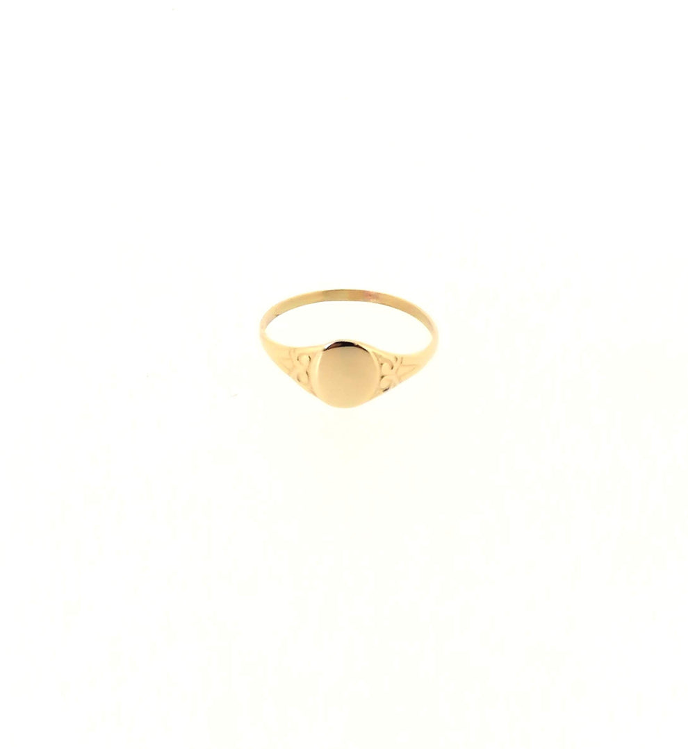 9ct Yellow Gold Oval Engraved Signet Ring – Stephen Knapper