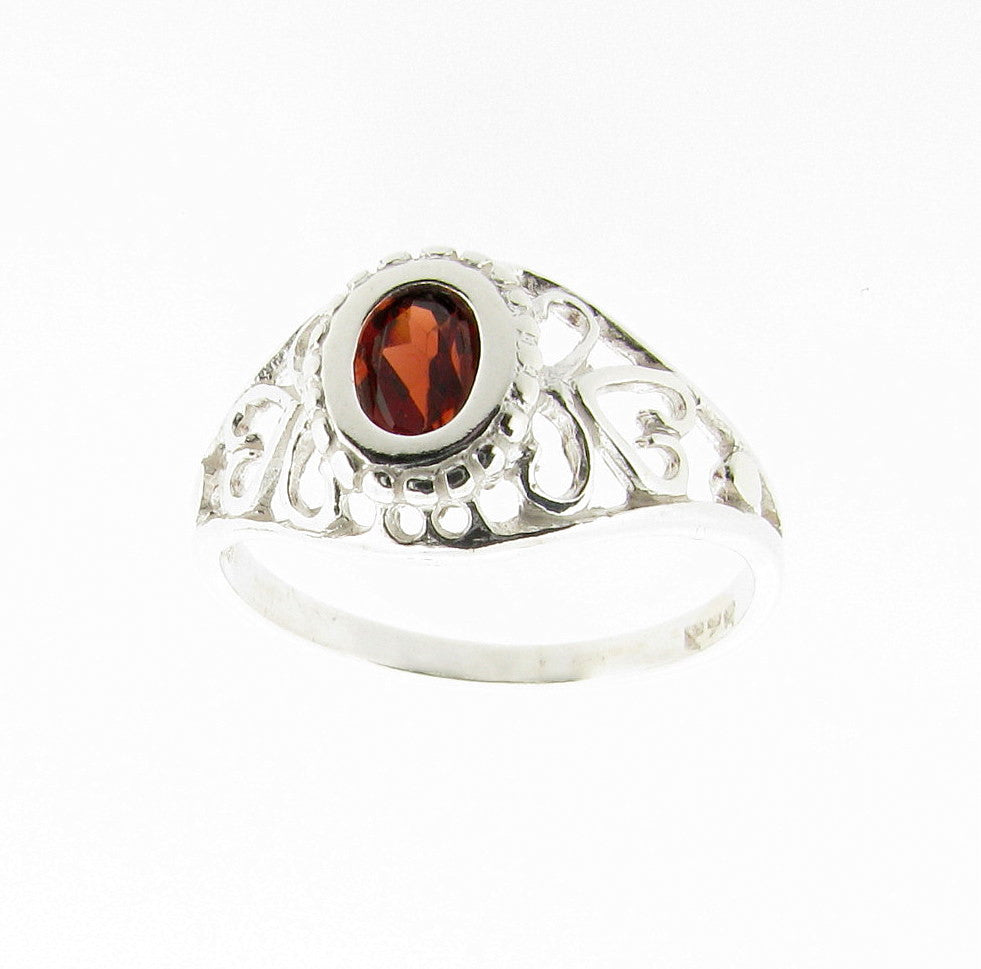 Sterling Silver Vintage Design Garnet Ring