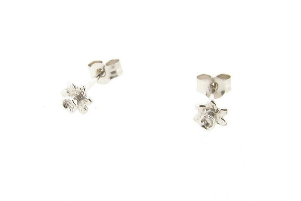 Ladies Sterling Silver Small Daffodil Flower Stud Earrings Wales Emblem Childrens Studs
